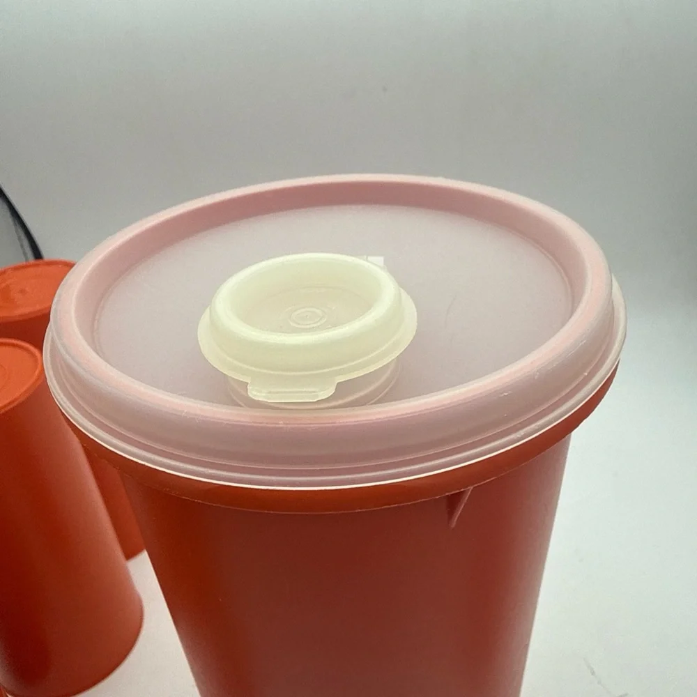 VTG Tupperware Harvest Orange Beverage Container And 5 stackable Tumblers Cups